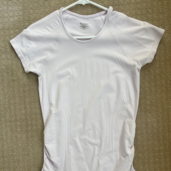Athleta Tops - Athleta Speedlight Tee Ruched Side Short Sleeve Light Purple, small